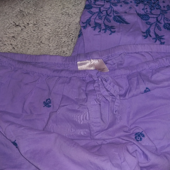 Xs vs comfy pants - Picture 2 of 4